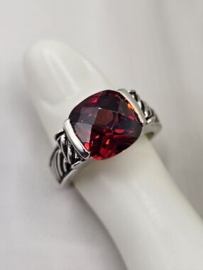 Swarovski Crystal Elements Silver Statement Ring Red Garnet Size 9.5 Prom